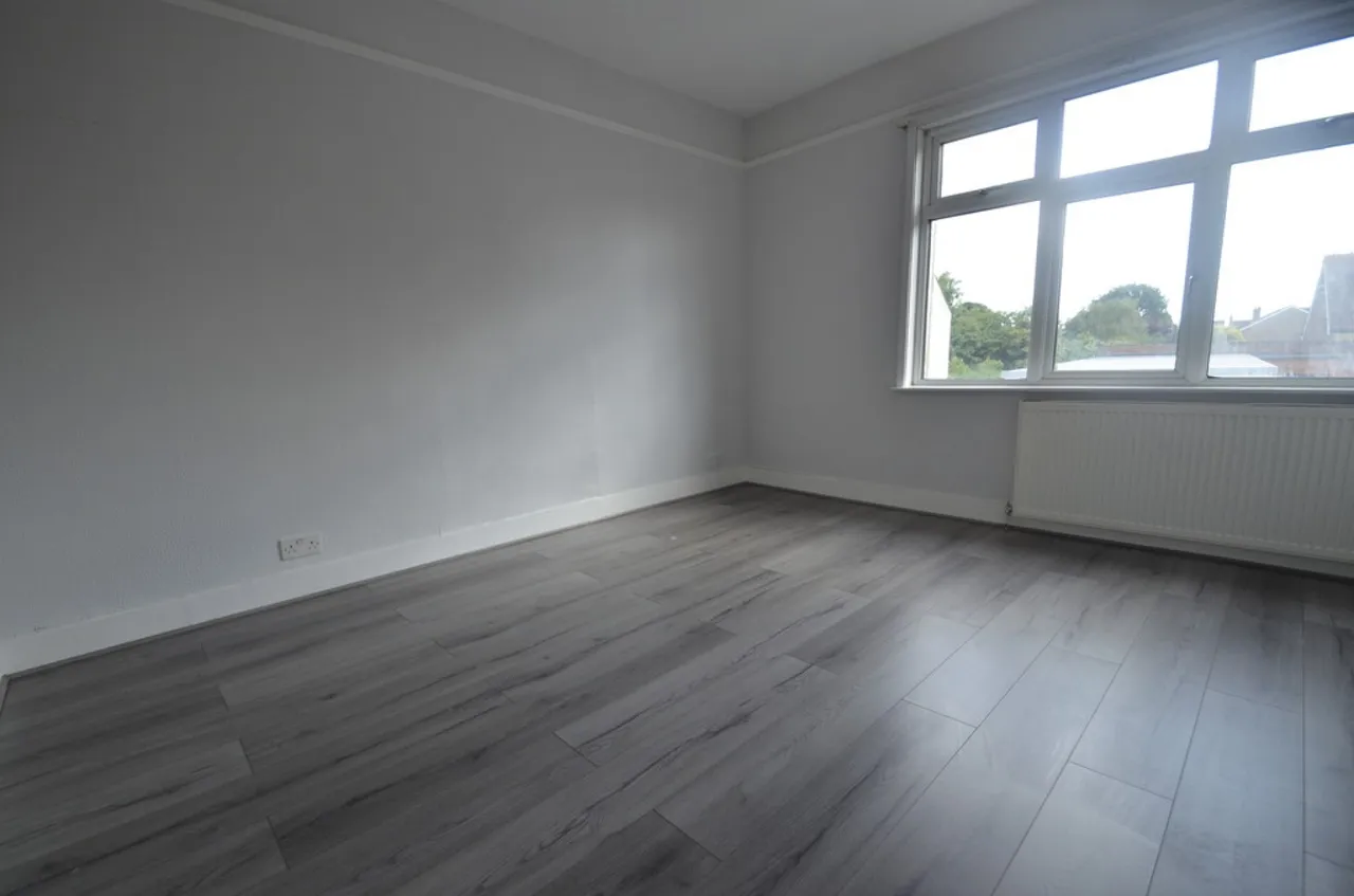 Clarendon Road, Ashford, photo 17