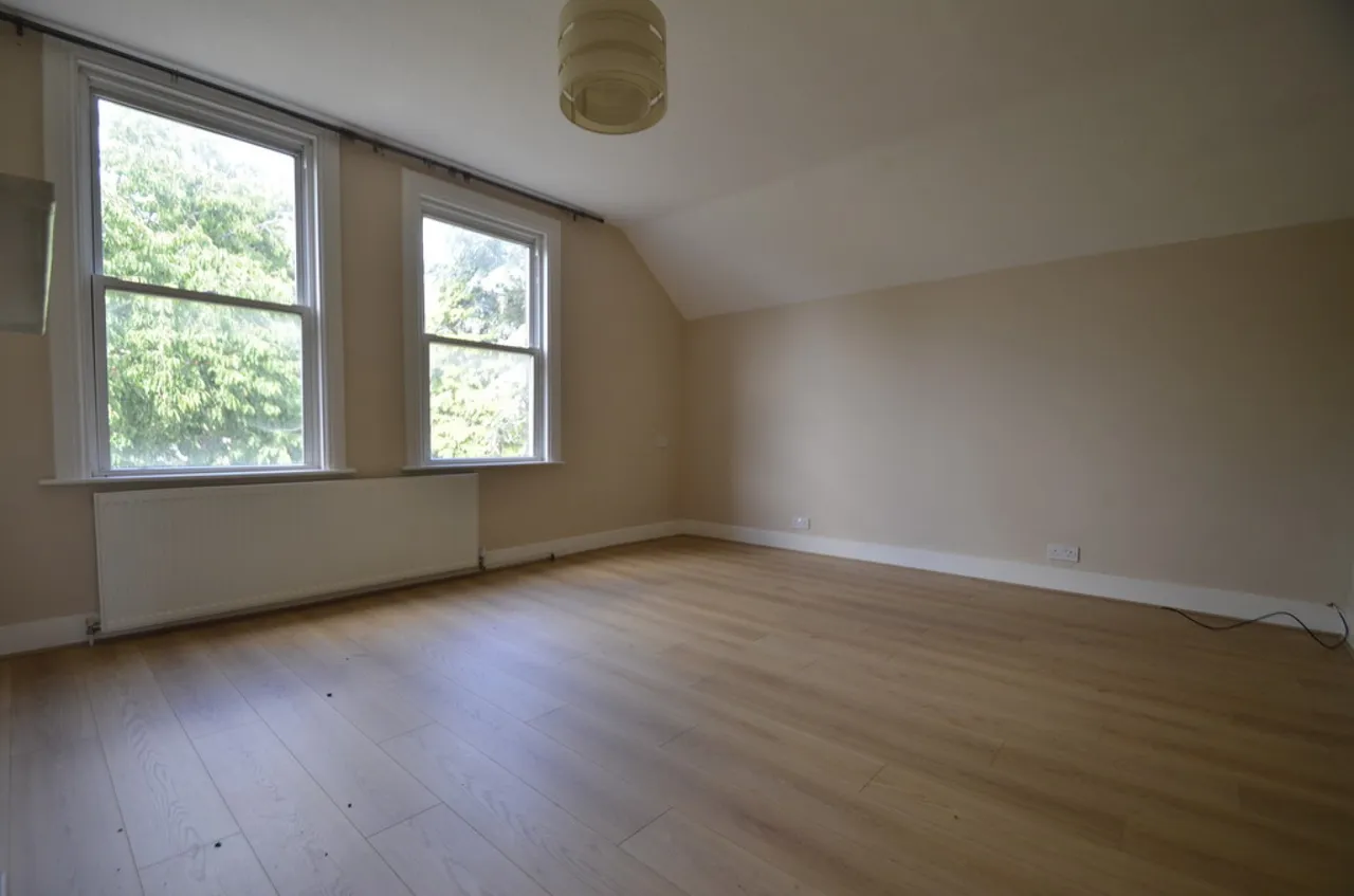 Clarendon Road, Ashford, photo 3