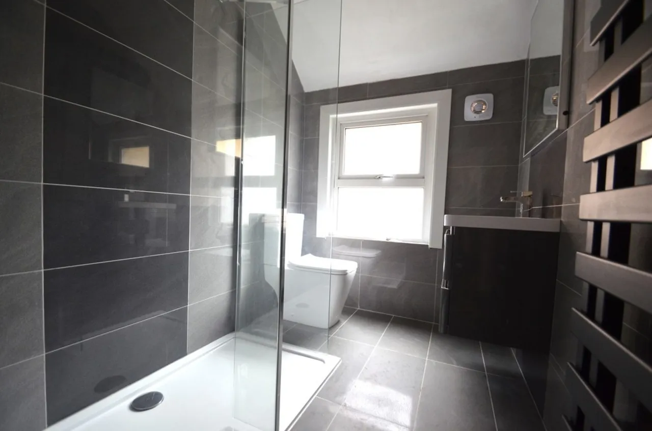 Clarendon Road, Ashford, photo 10