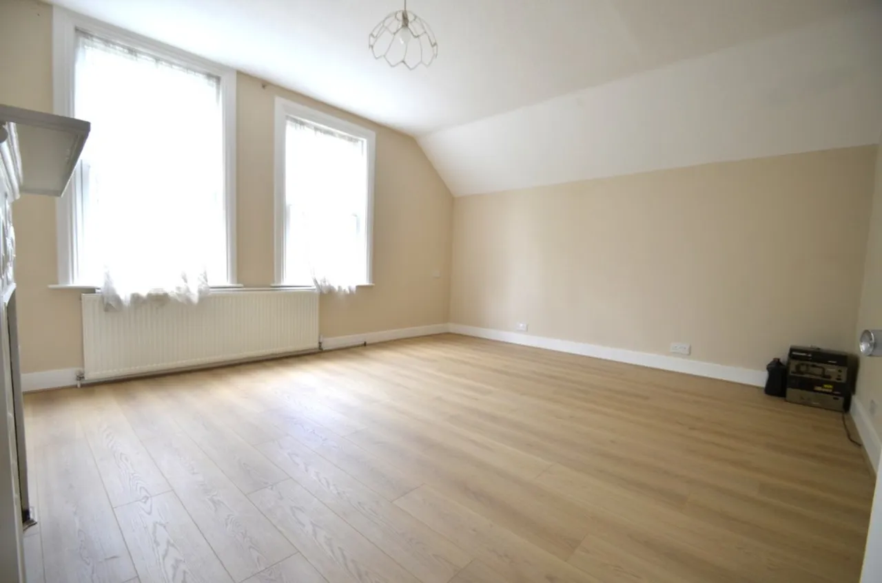 Clarendon Road, Ashford, photo 16
