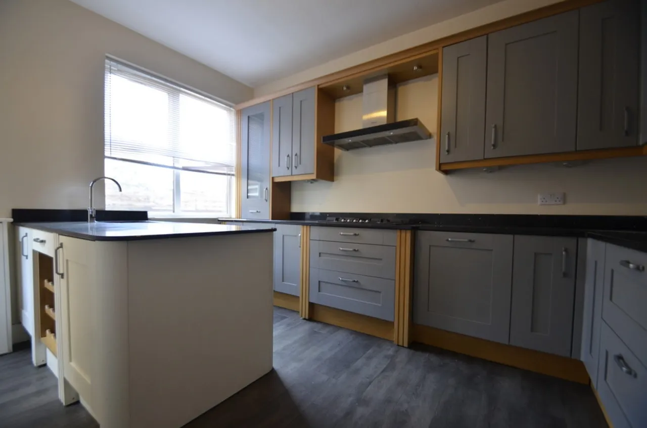 Clarendon Road, Ashford, photo 5