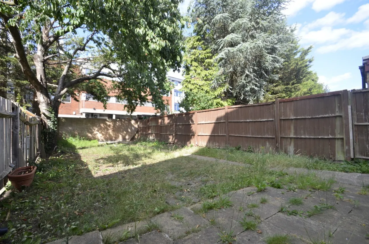 Clarendon Road, Ashford, photo 19