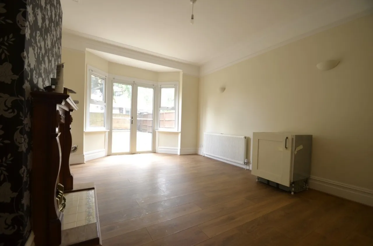 Clarendon Road, Ashford, photo 15