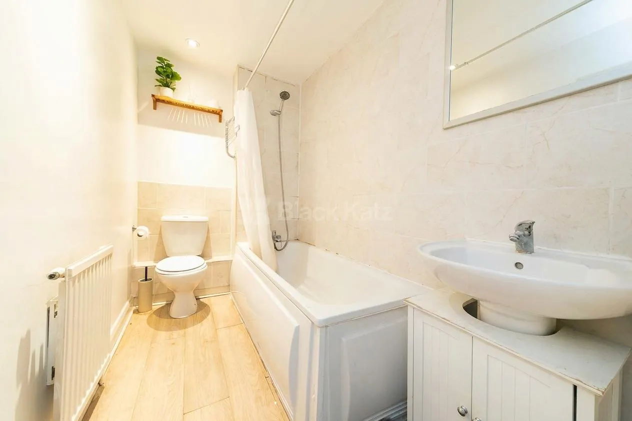 Brondesbury Road, London, NW6, photo 5