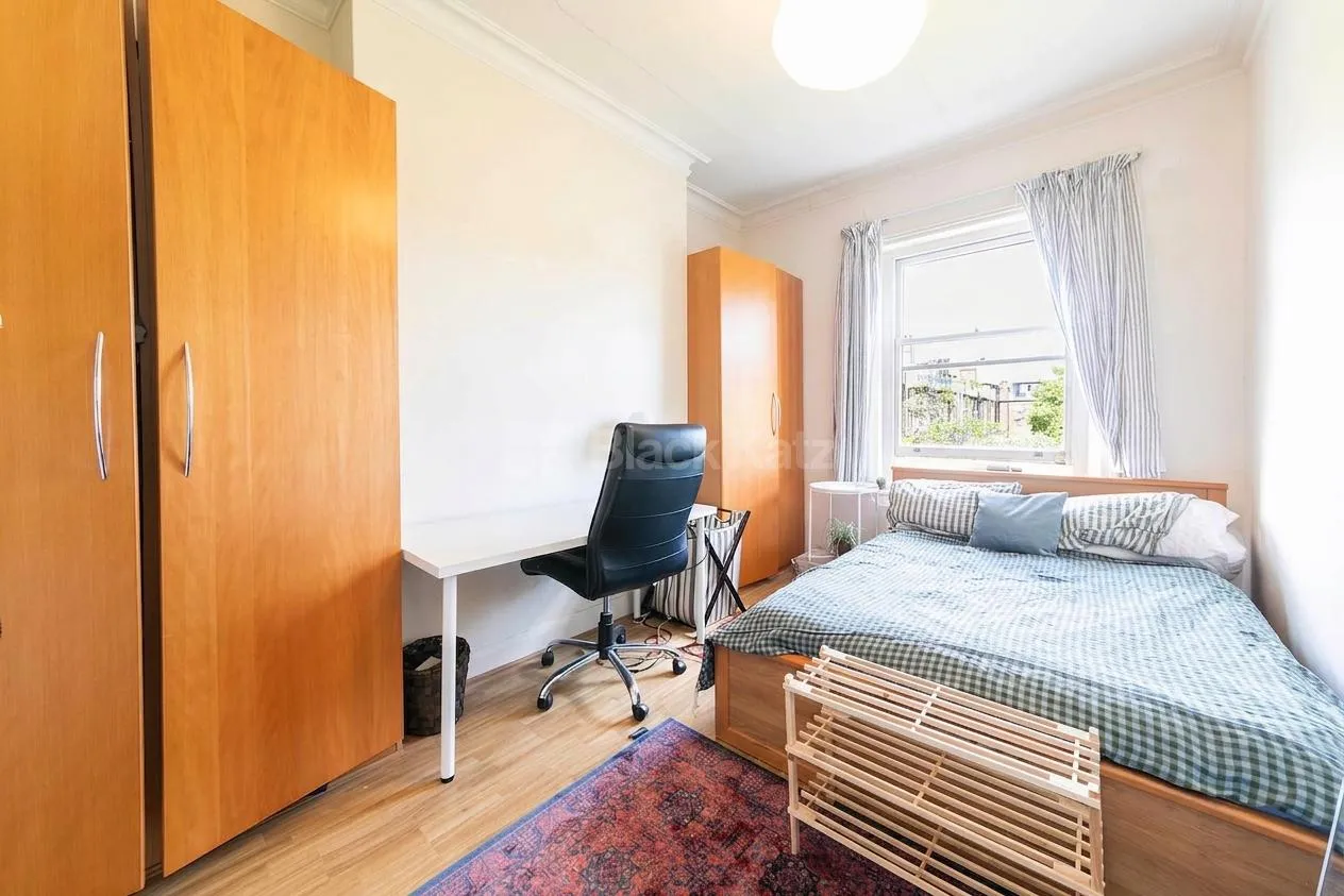 Brondesbury Road, London, NW6, photo 4
