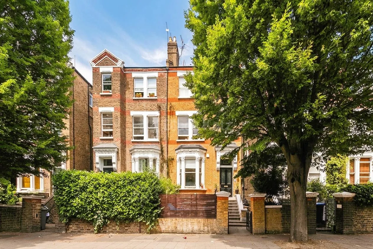 2 bed property to rent, Brondesbury Road, London, NW6