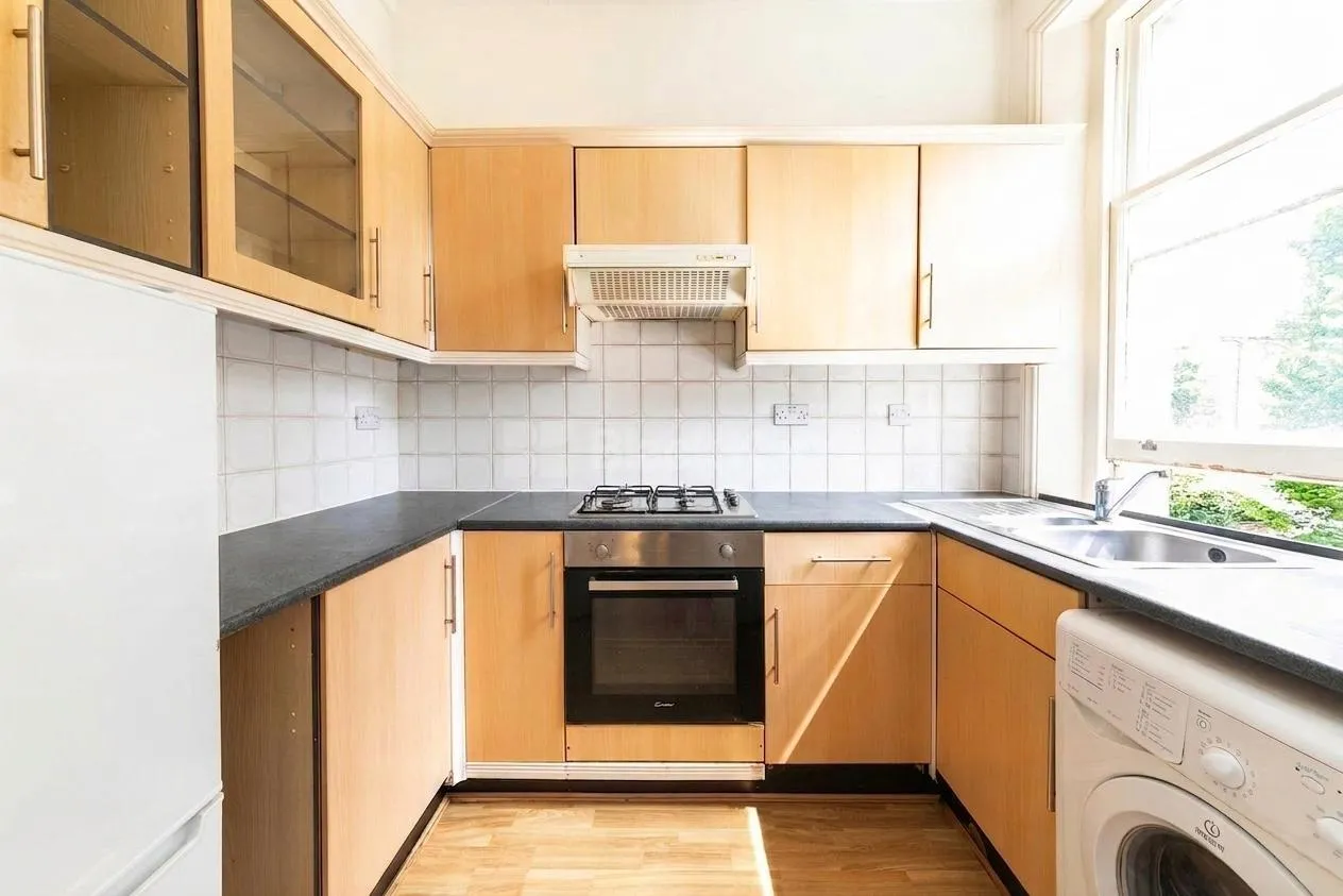 Brondesbury Road, London, NW6, photo 3