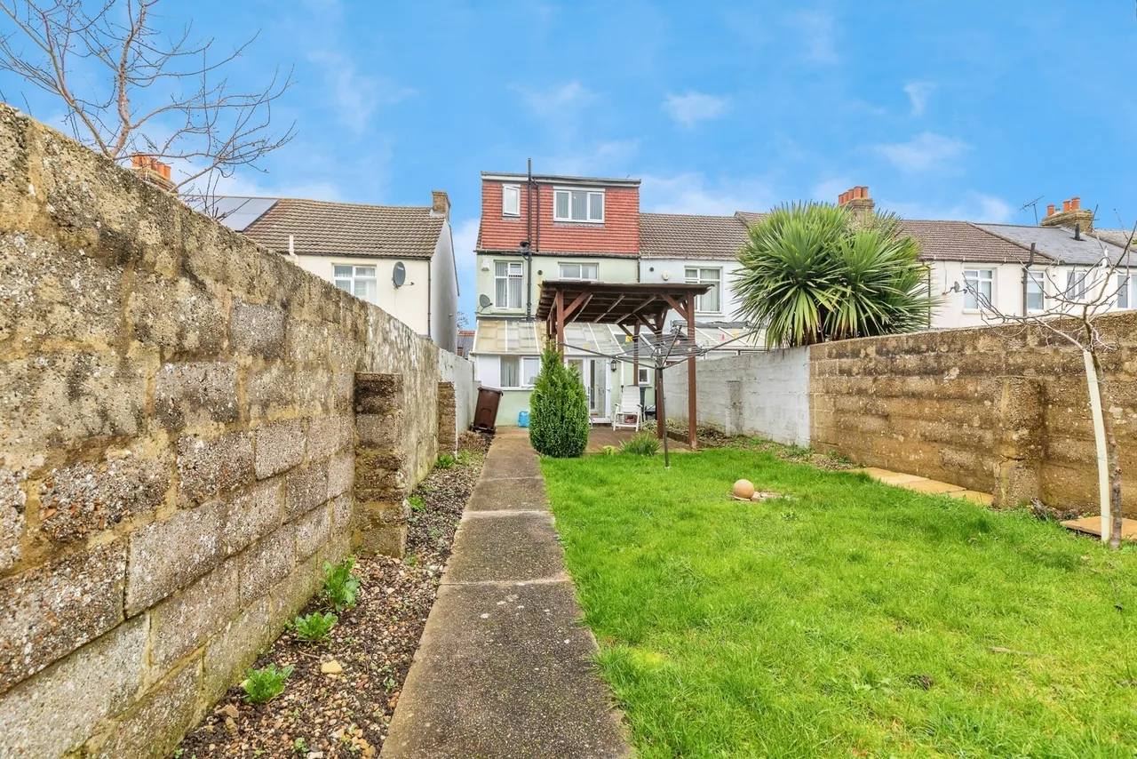 4 bed house for sale, Watling Avenue, Chatham, ME5
