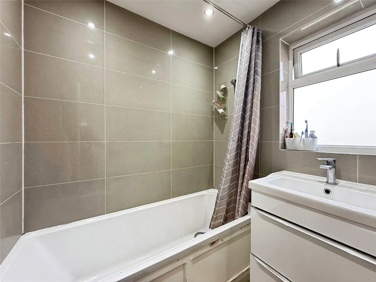 Barnes Road, Frimley, GU16, photo 9