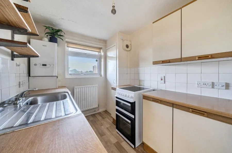 South Lynn Crescent, Bracknell, RG12, photo 6