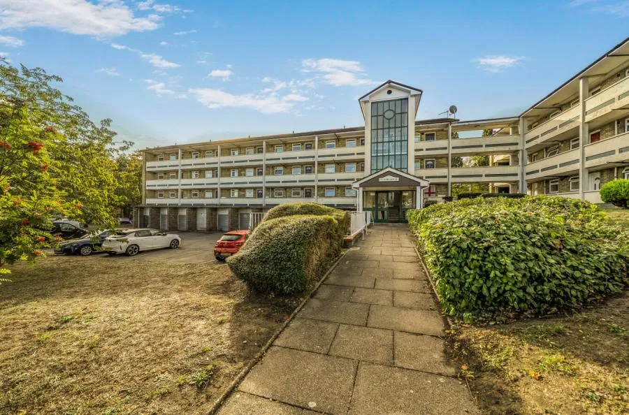 South Lynn Crescent, Bracknell, RG12, photo 12