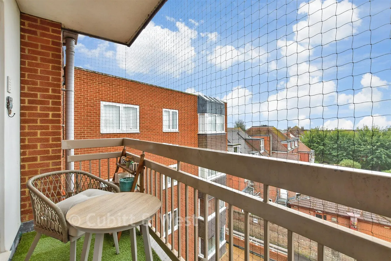The Drive, Hove, BN3, photo 13