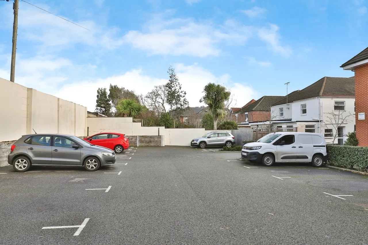 Bournemouth Road, Poole, BH14, photo 12