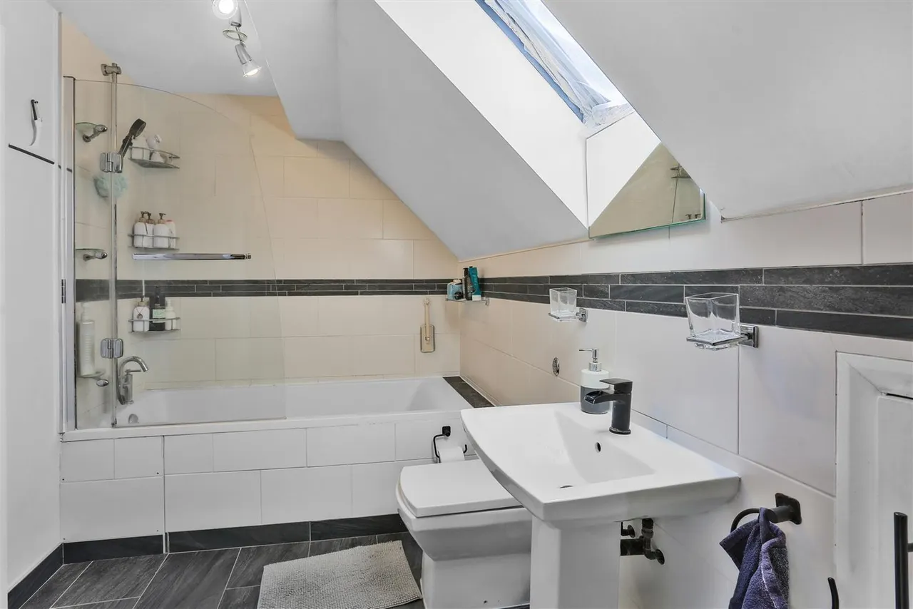 Ennerdale Close, Cheam, SM1, photo 9