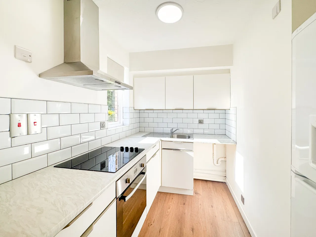Pavilion Way, Edgware, HA8, photo 3