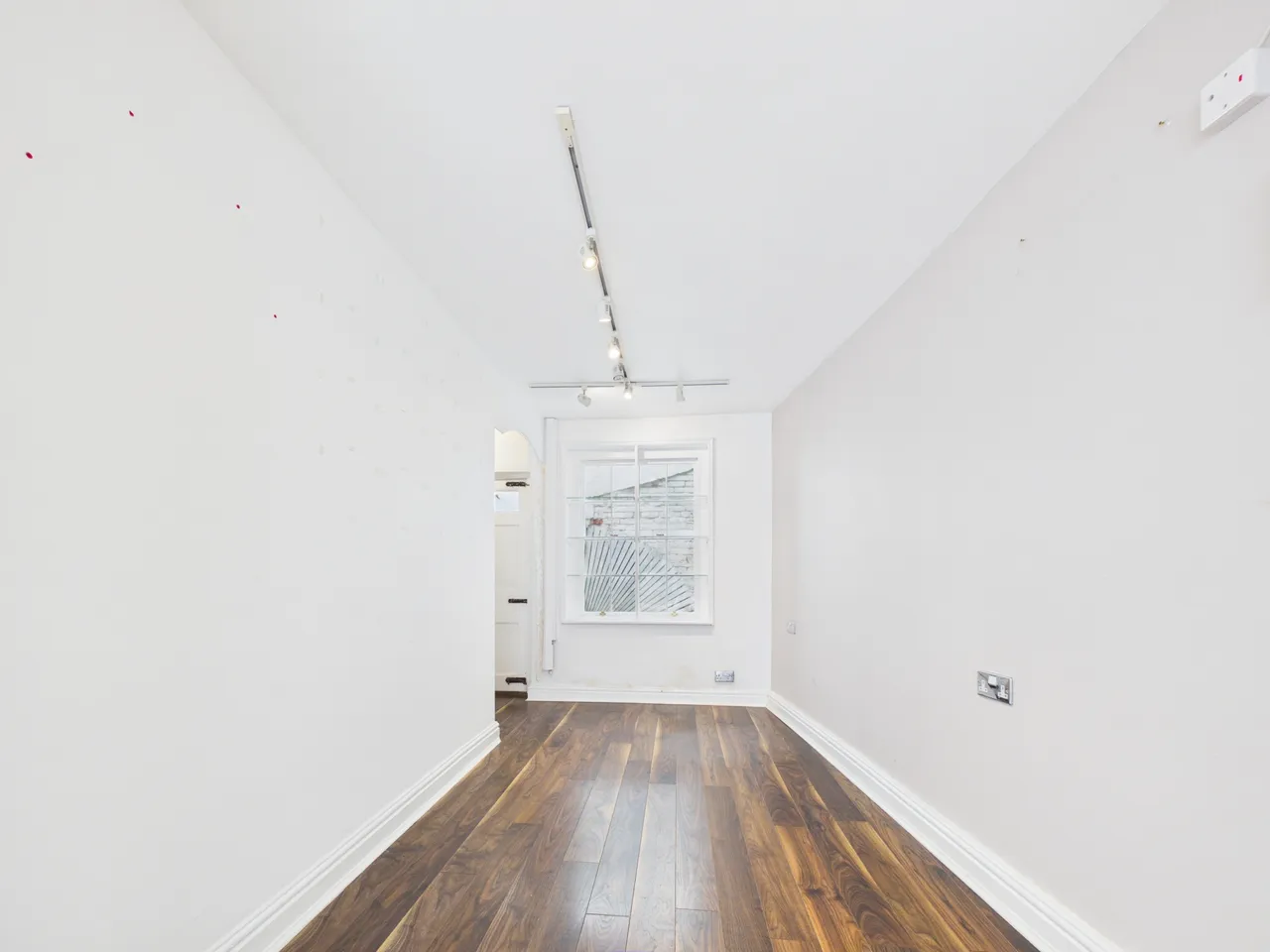 Beauty Parlour, 52 Friar Street, Worcester, WR1 2NA, photo 8