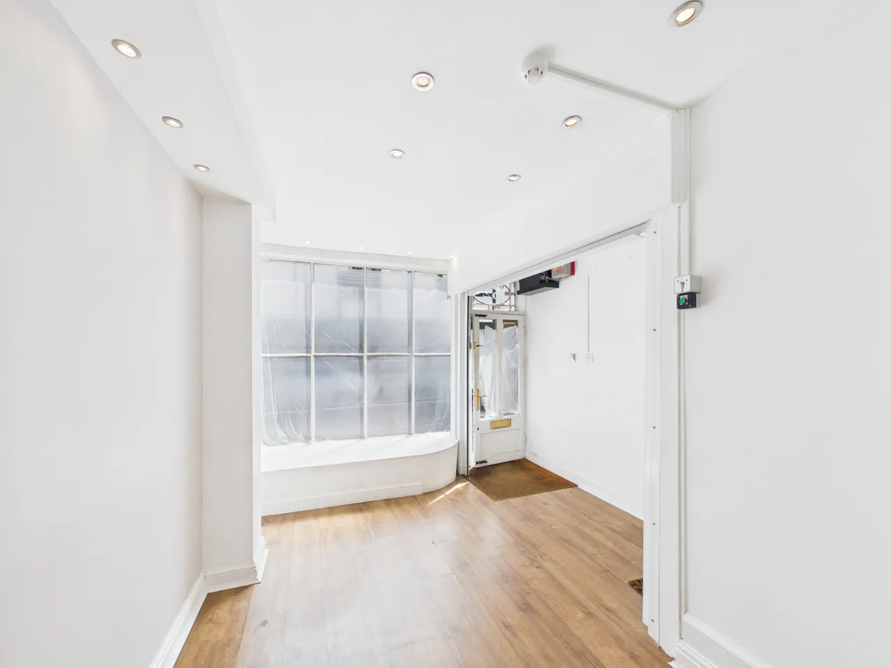 Beauty Parlour, 52 Friar Street, Worcester, WR1 2NA, photo 6