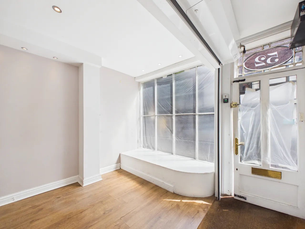 Beauty Parlour, 52 Friar Street, Worcester, WR1 2NA, photo 3