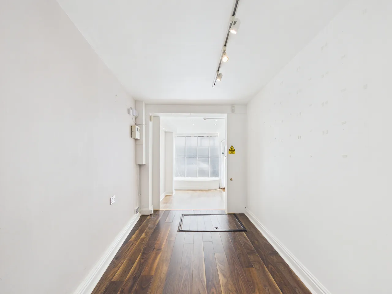 Beauty Parlour, 52 Friar Street, Worcester, WR1 2NA, photo 9