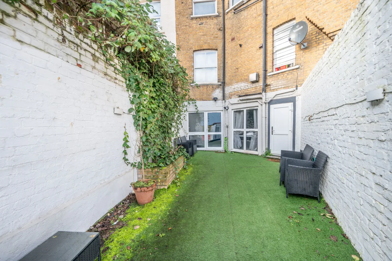 London, NW10, photo 12