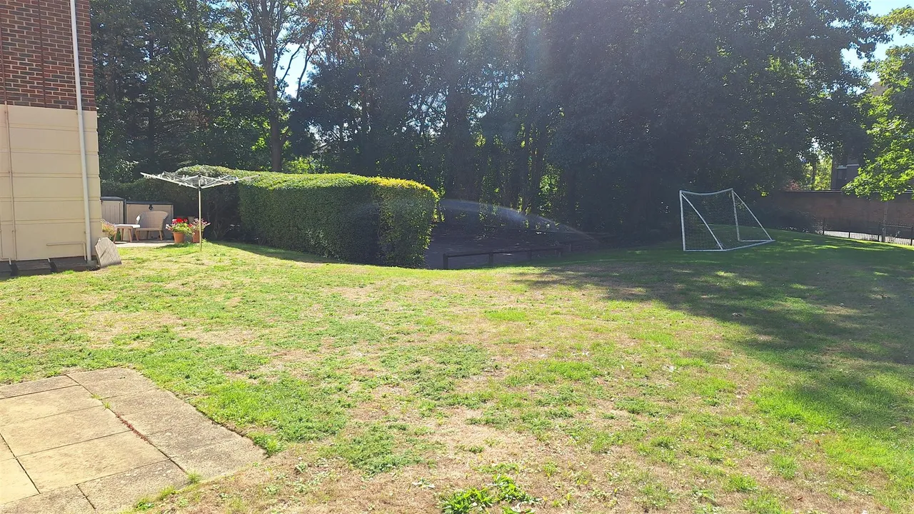 Abbotsmead Place, Caversham, RG4, photo 17