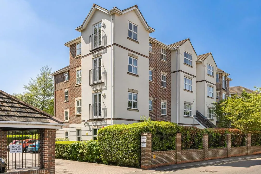 2 bed flat for sale, Abbotsmead Place, Caversham, RG4