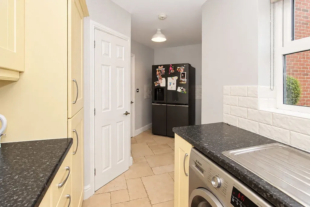 Tamarisk Way, Weston Turville, HP22, photo 14