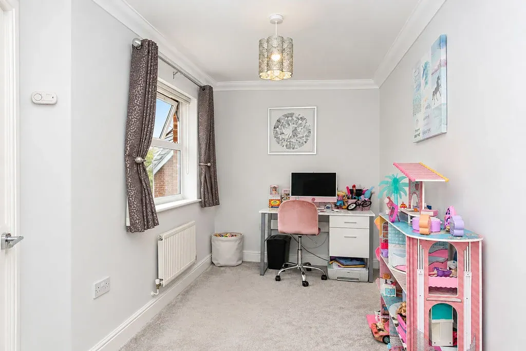 Tamarisk Way, Weston Turville, HP22, photo 10