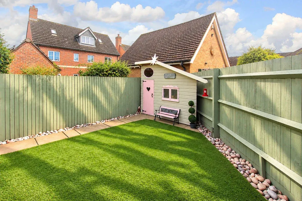 Tamarisk Way, Weston Turville, HP22, photo 4