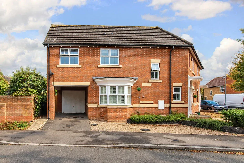 Tamarisk Way, Weston Turville, HP22, photo 17
