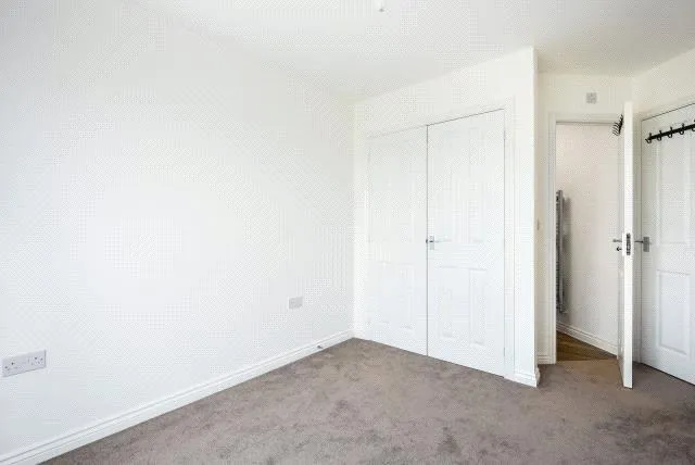 Nicholas Charles Crescent, Aylesbury, HP18, photo 10