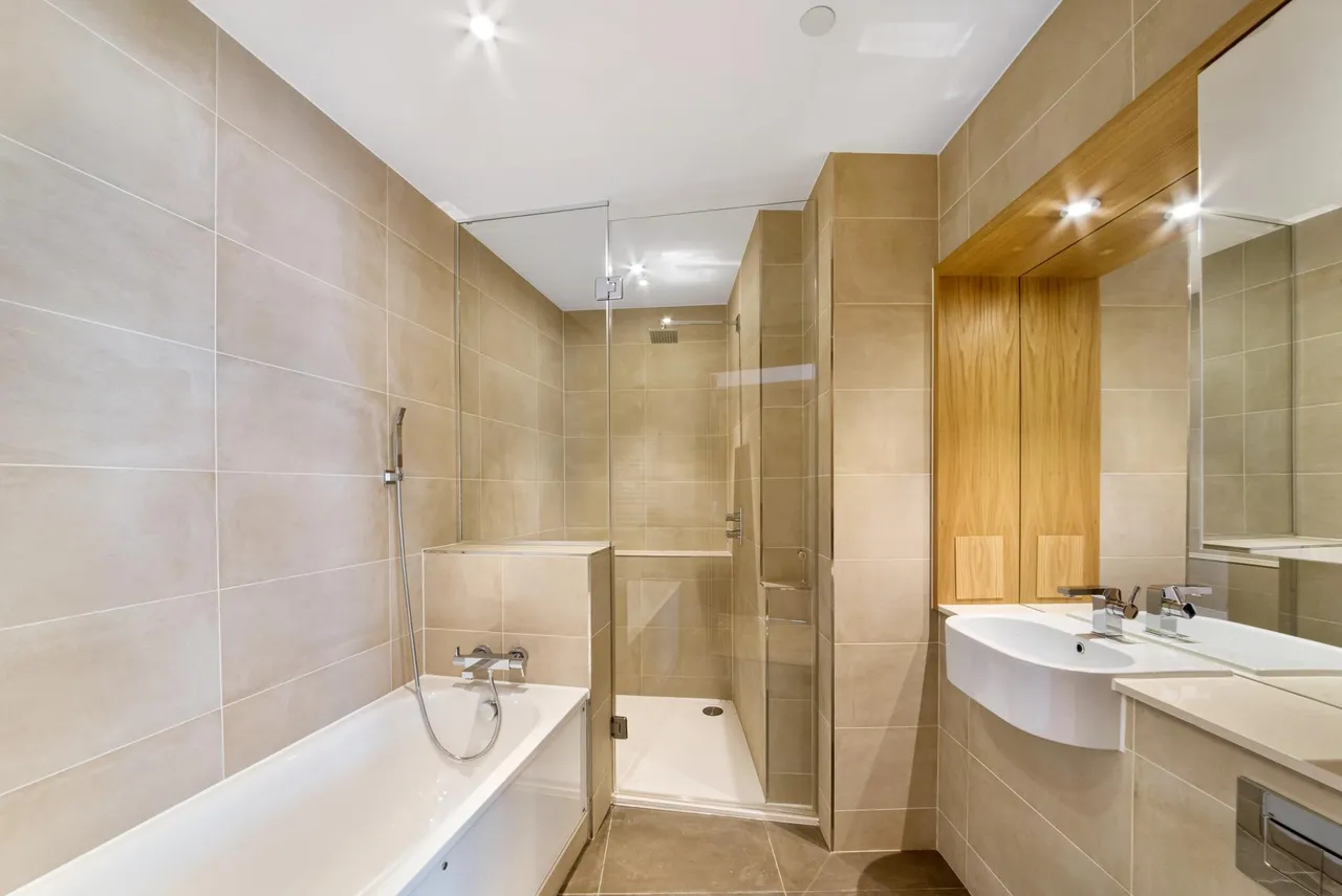 Arena Tower, Crossharbour Plaza, E14, photo 7