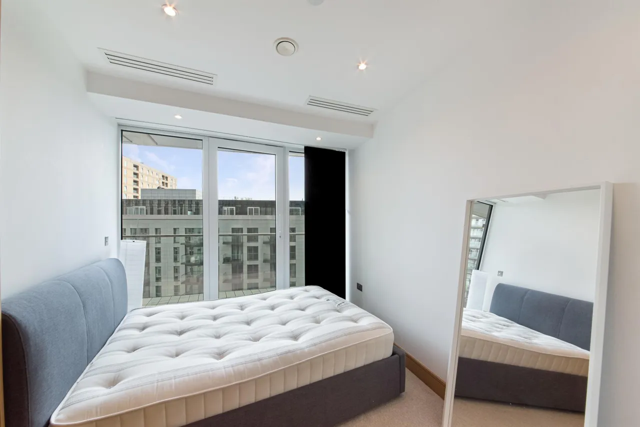 Arena Tower, Crossharbour Plaza, E14, photo 6
