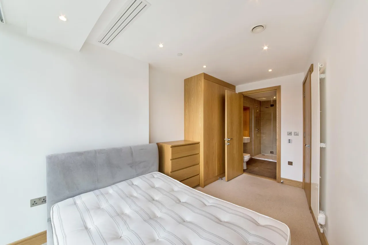 Arena Tower, Crossharbour Plaza, E14, photo 12