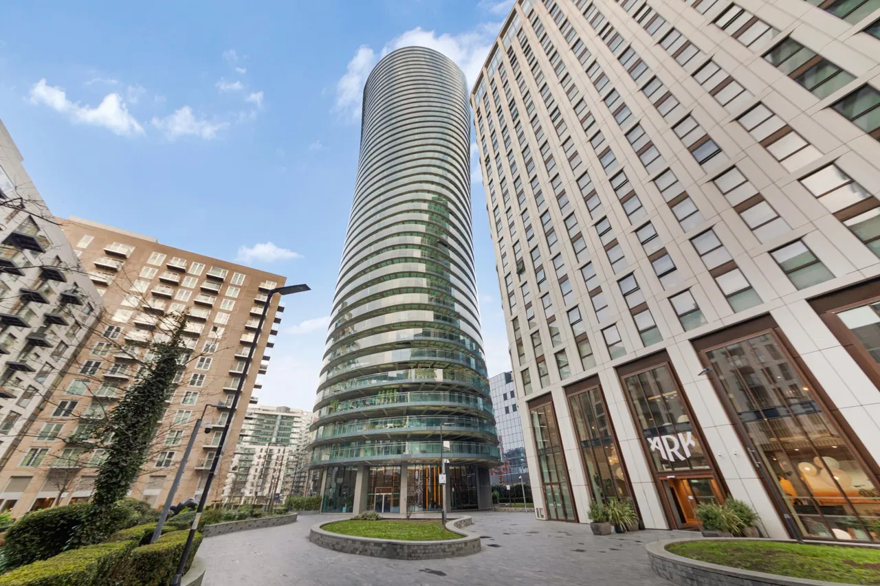 Arena Tower, Crossharbour Plaza, E14, photo 15