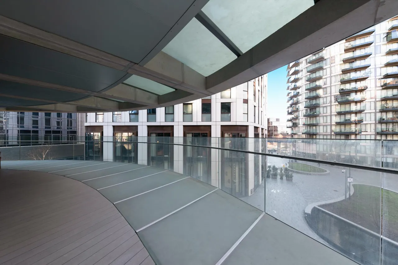 Arena Tower, Crossharbour Plaza, E14, photo 8