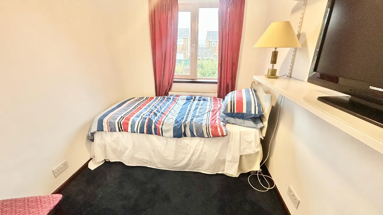 Heald Lane, Weir, OL13, photo 30