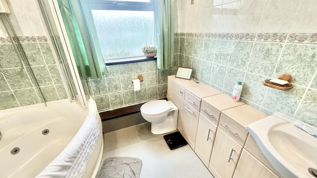 Heald Lane, Weir, OL13, photo 27