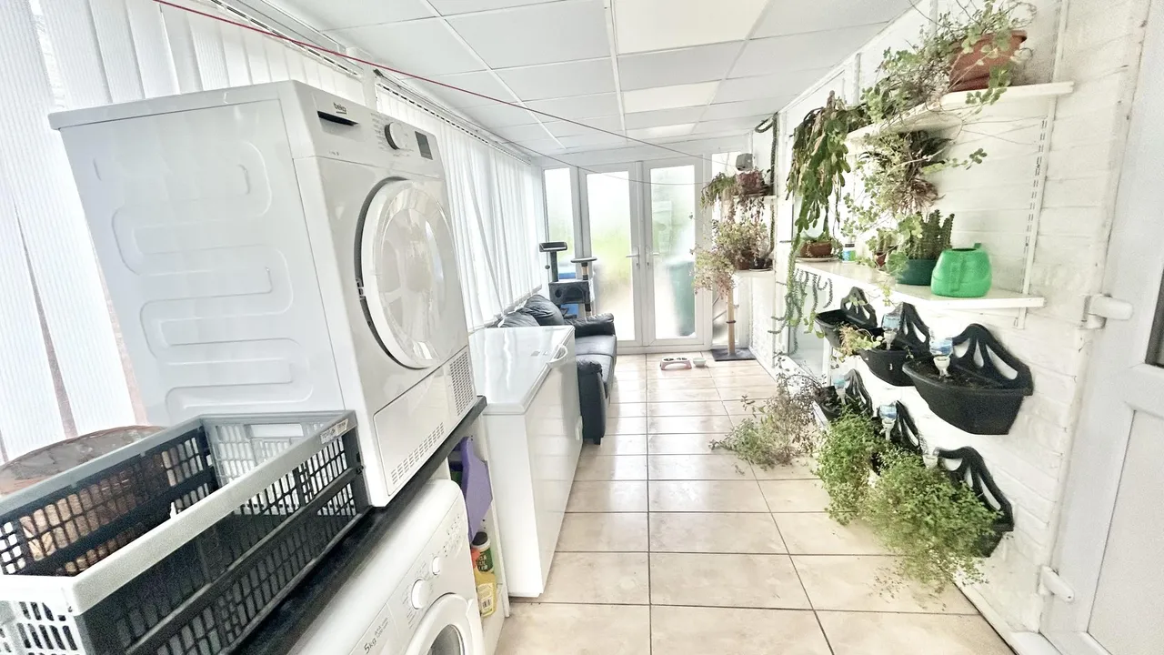 Heald Lane, Weir, OL13, photo 10