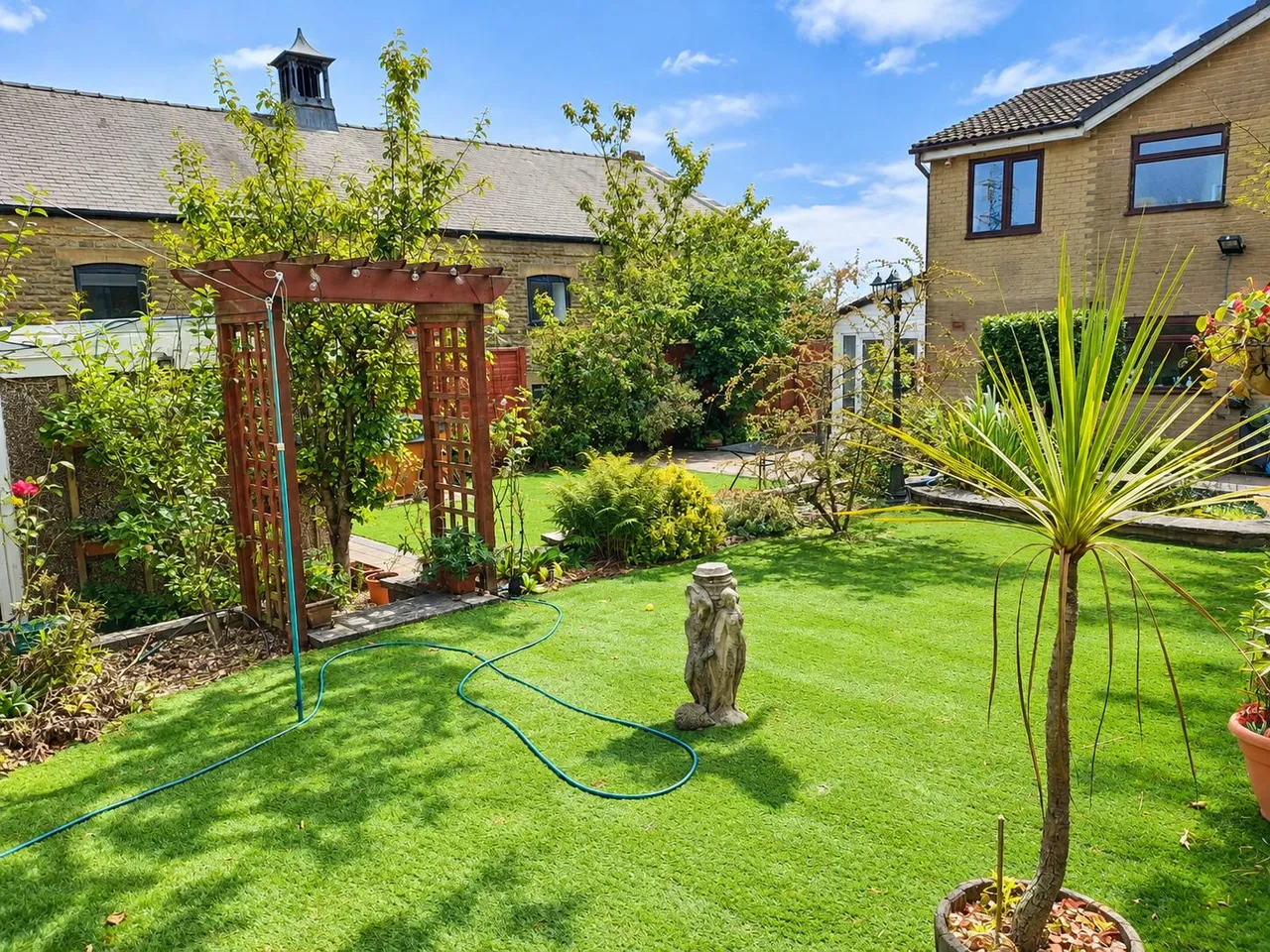 Heald Lane, Weir, OL13, photo 20