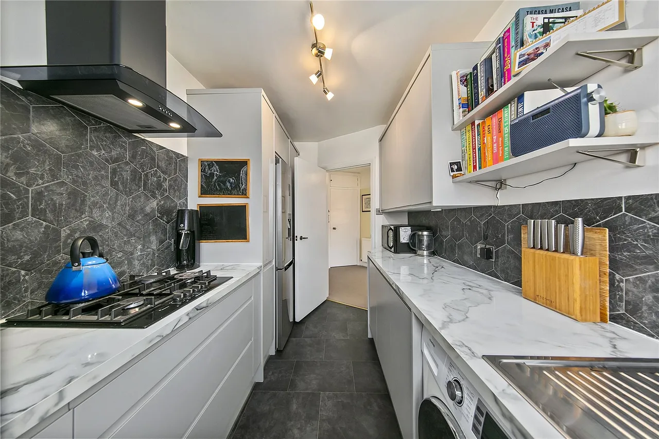 Upper Richmond Road West, SW14, photo 10