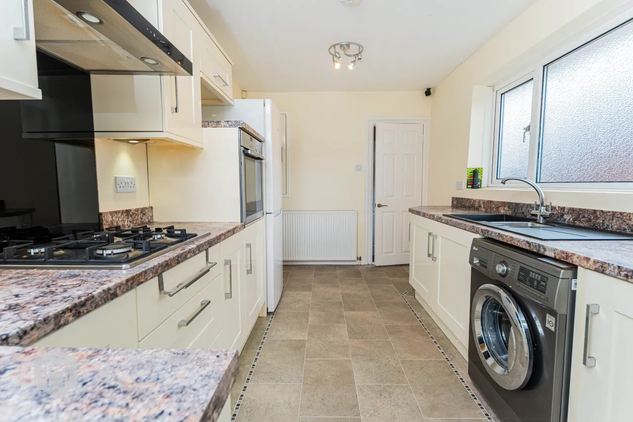 Longsight Road, Greenmount, Bury, BL8 4DB, photo 5