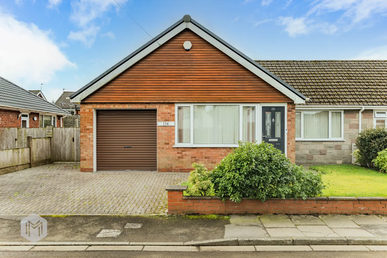 Longsight Road, Greenmount, Bury, BL8 4DB, photo 2