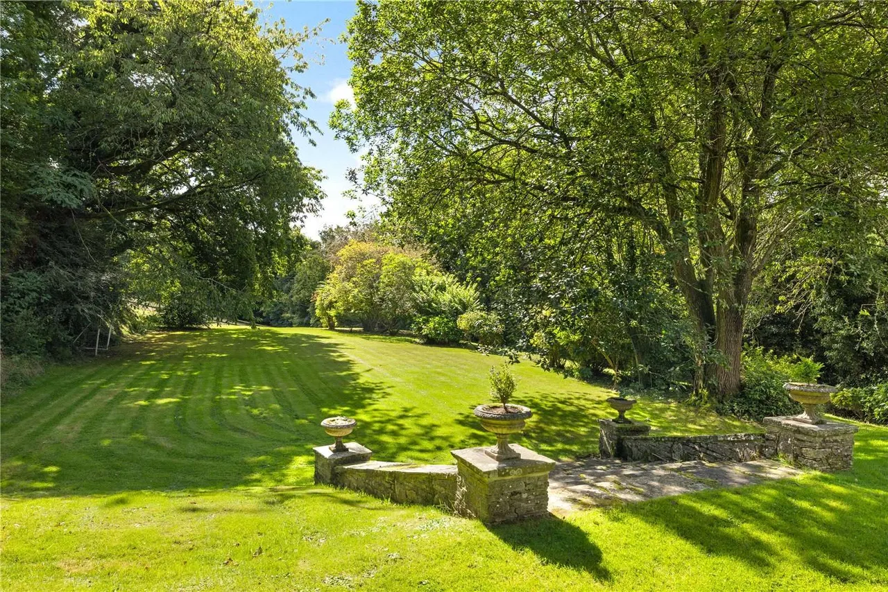 South Hay, Kingsley, Bordon, Hampshire, GU35 9NR, photo 10
