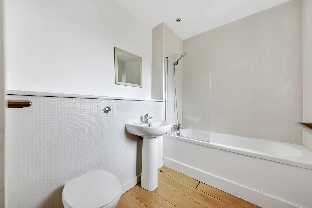 Flat 4, 228 Balaam Street, London, E13 8RA, photo 12