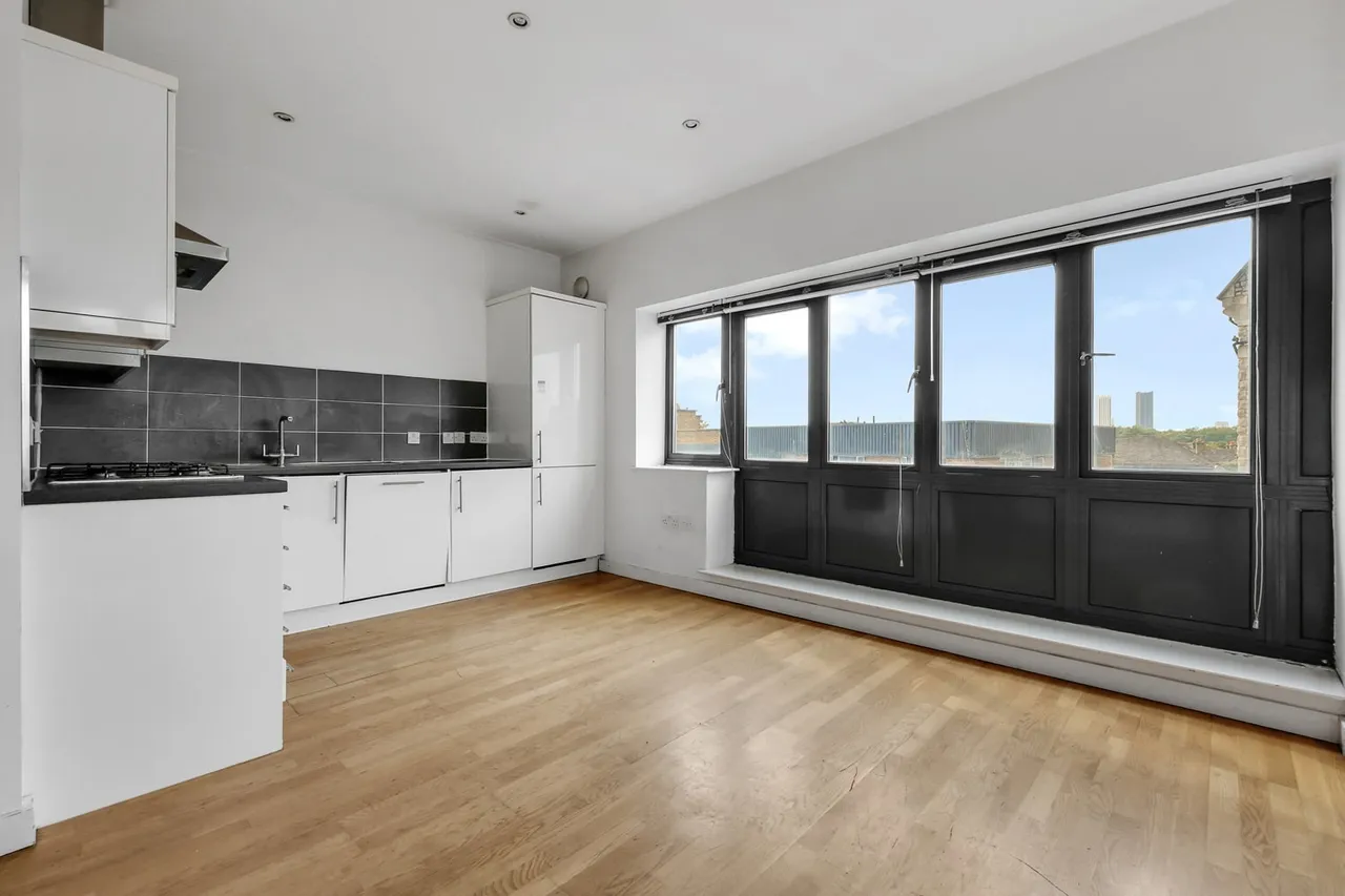 Flat 4, 228 Balaam Street, London, E13 8RA, photo 6