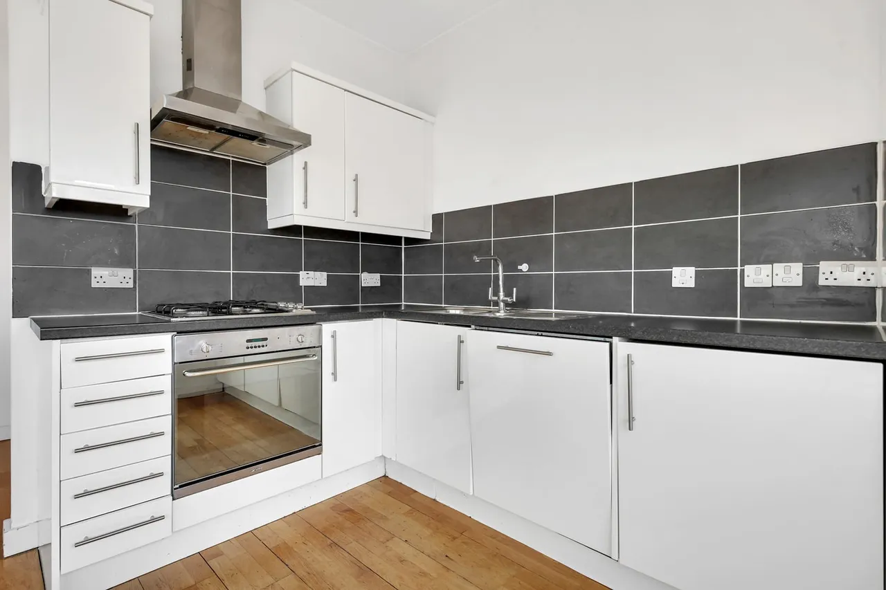 Flat 4, 228 Balaam Street, London, E13 8RA, photo 8