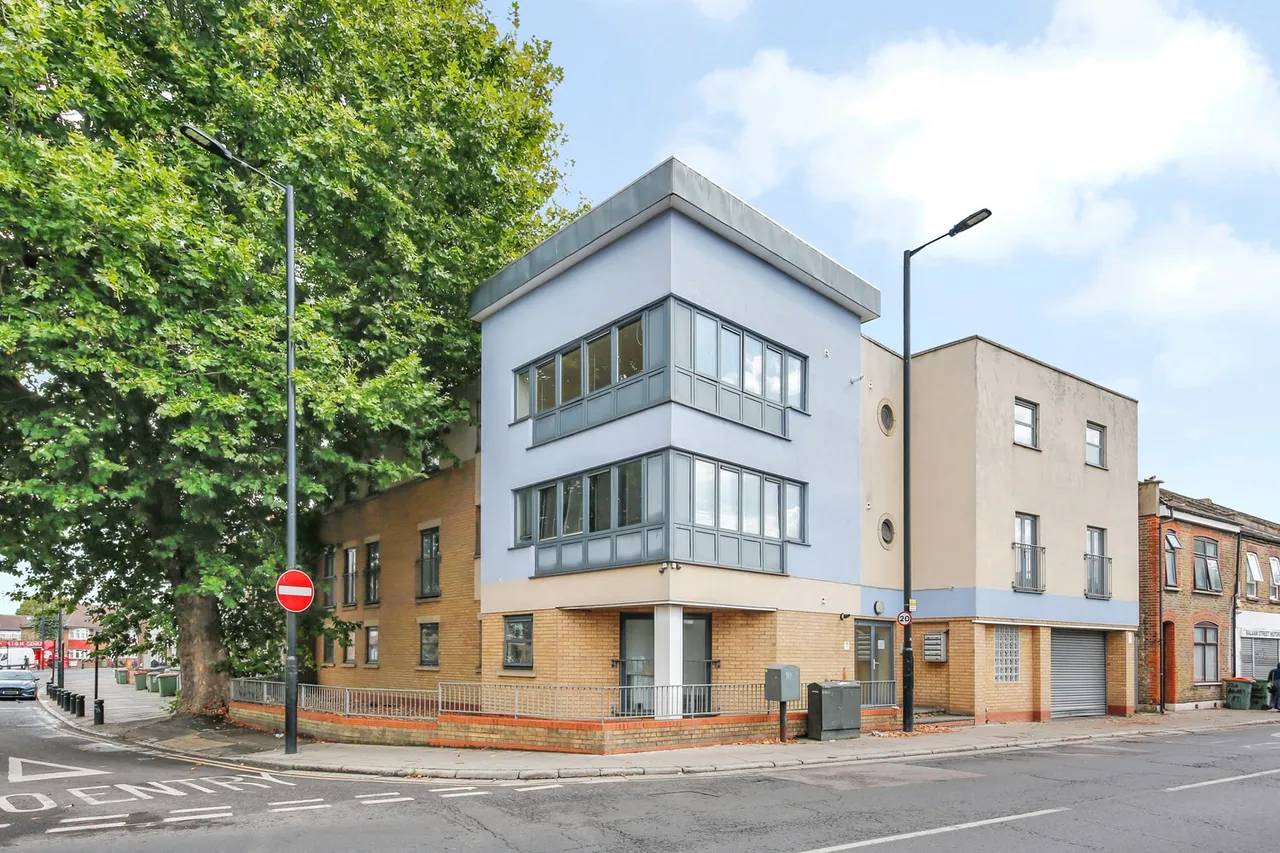 2 bed property for sale — Flat 4, 228 Balaam Street, London, E13 8RA