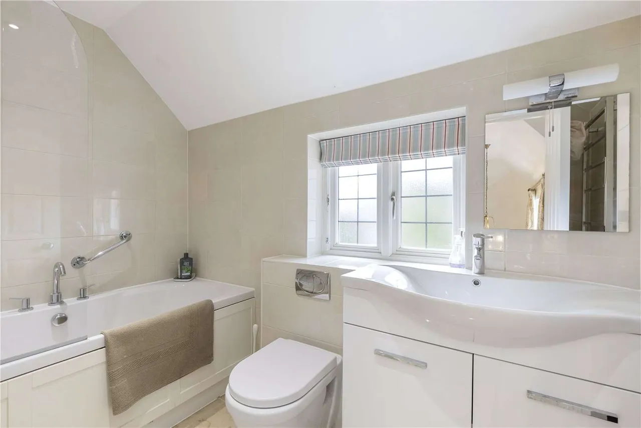 The Street, Long Sutton, Hook, Hampshire, RG29 1SR, photo 12