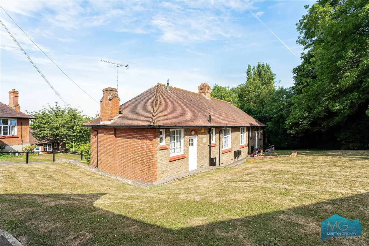 Hammers Lane, London, NW7, photo 14